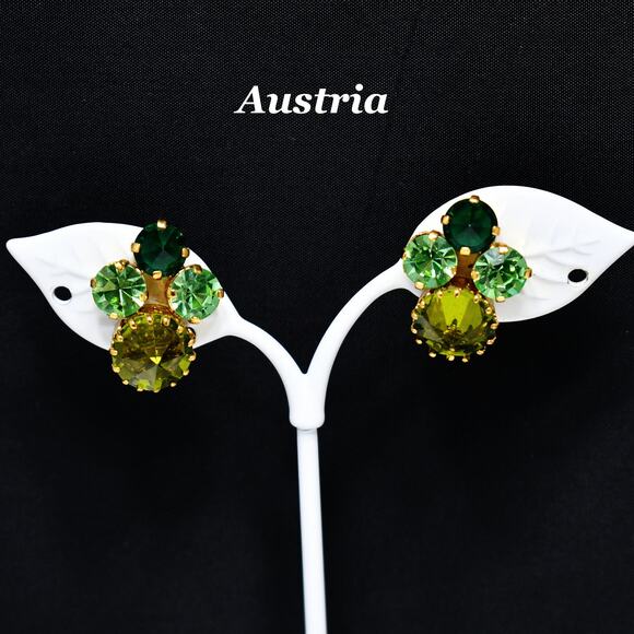 Vintage Austria Green Crystal Clip Earrings Uranium Glass Rhinestones 1950s - Picture 1 of 10